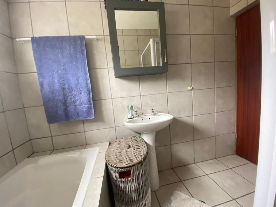 4 Bedroom Property for Sale in Jongensfontein Western Cape